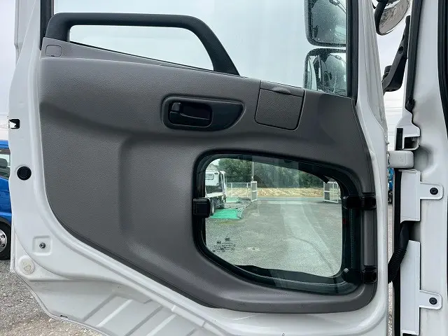 ＵＤ クオン 2PG-CG5CA(8x4)の写真22