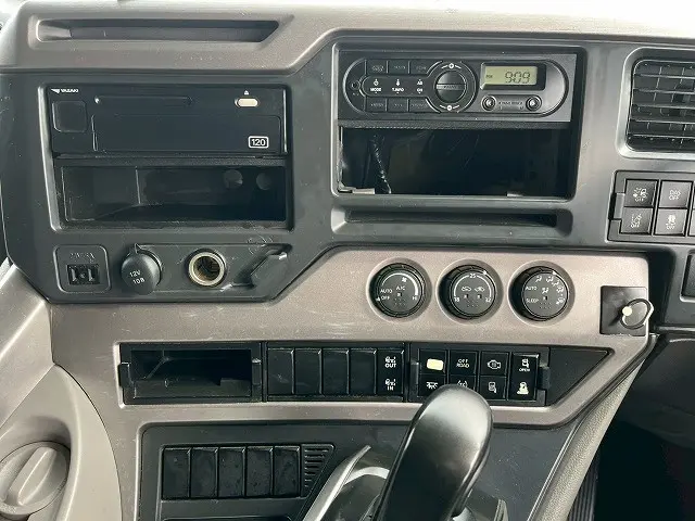 ＵＤ クオン 2PG-CG5CA(8x4)の写真28