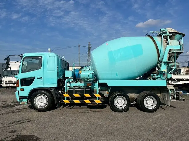 ★6×4！3軸2デフ！★電動ホッパー！★H27-増トンレンジャー・コンクリートミキサー車|日野 レンジャー LDG-GK8JKAA(6x4)の写真9