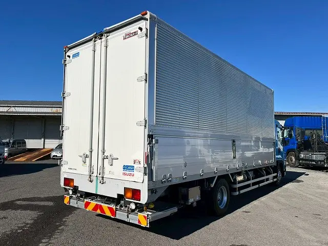 ★フルキャブ・ベッド付！★★6速MT車！★H28-フォワード・アルミウイングPG|いすゞ フォワード TKG-FRR90S2(未入力/関係無)の写真6