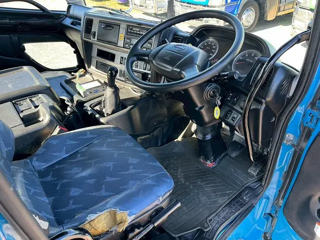 日野 プロフィア QKG-FS1AKAA(6x4)の写真19