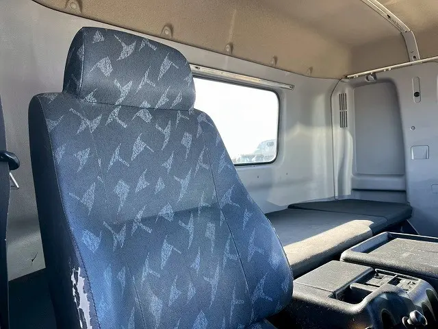 日野 プロフィア QKG-FS1AKAA(6x4)の写真20