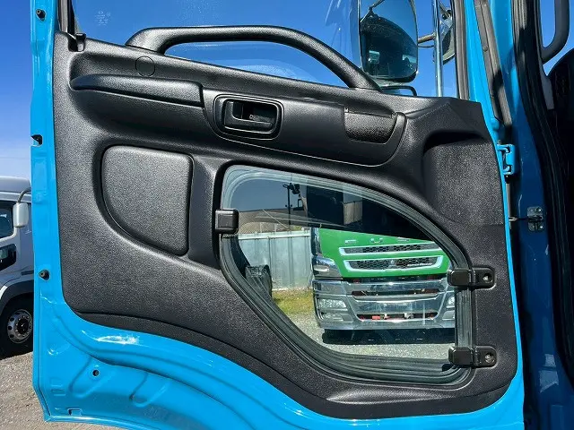 日野 プロフィア QKG-FS1AKAA(6x4)の写真22