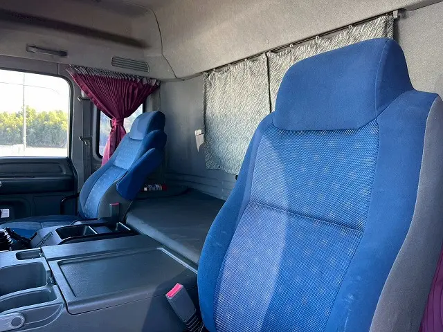 いすゞ ギガ QKG-CYJ77A(8x4)の写真23