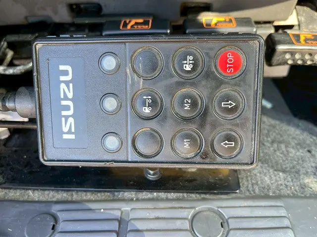 いすゞ ギガ QKG-CYJ77A(8x4)の写真34