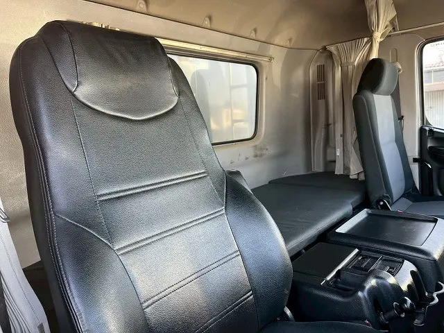 日野 プロフィア QKG-FS1EKDA(6x4)の写真21