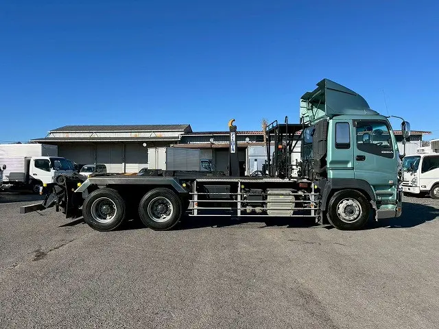 新明和アームロール★ツインホイスト★H27-ギガ・脱着装置付コンテナ専用車|いすゞ ギガ QKG-CYZ77AM(6x4)の写真5