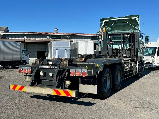 6×4★3軸2デフ!★7速MT車★380馬力★H27-ギガ・脱着装置付コンテナ専用車|いすゞ ギガ QKG-CYZ77AM(6x4)の写真6