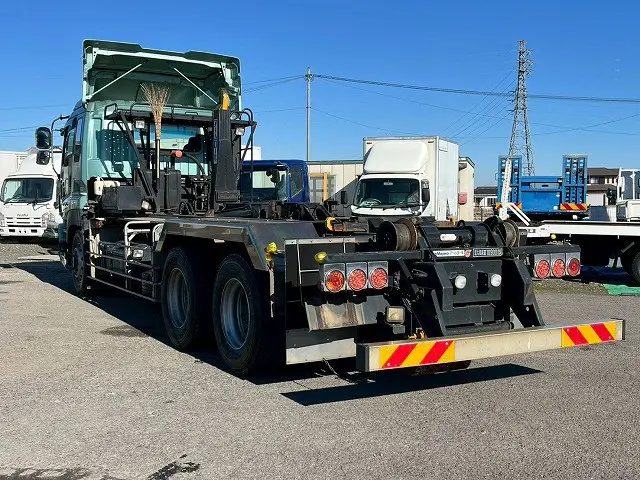 新明和アームロール★ツインホイスト★H27-ギガ・脱着装置付コンテナ専用車|いすゞ ギガ QKG-CYZ77AM(6x4)の写真8
