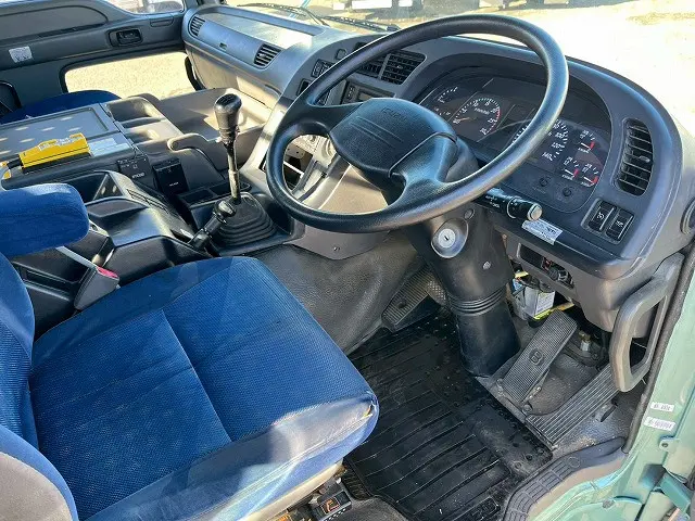 いすゞ ギガ QKG-CYZ77AM(6x4)の写真17