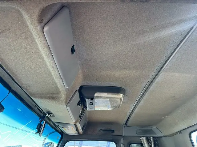 いすゞ ギガ QKG-CYZ77AM(6x4)の写真23