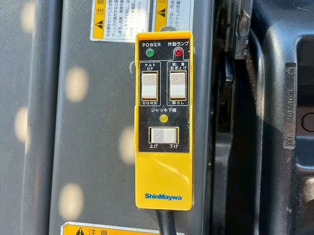 いすゞ ギガ QKG-CYZ77AM(6x4)の写真29