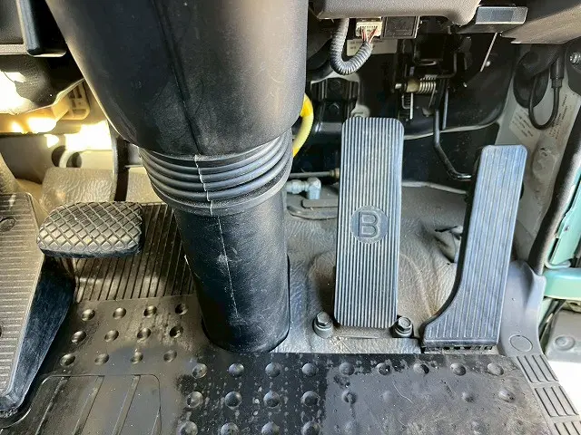 いすゞ ギガ QKG-CYZ77AM(6x4)の写真32