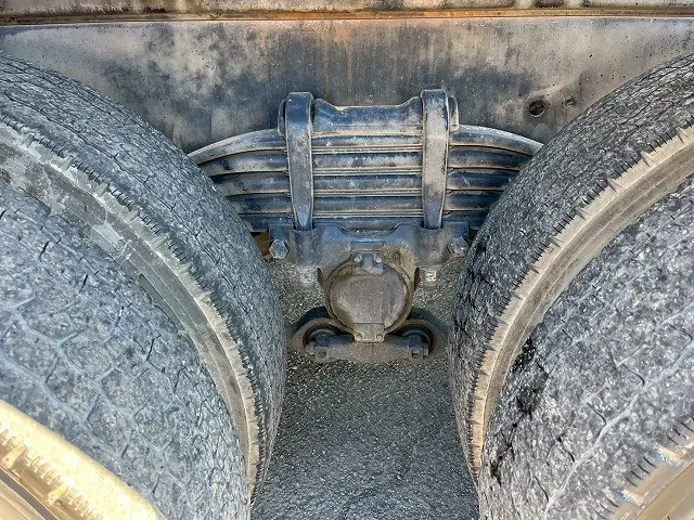 いすゞ ギガ QKG-CYZ77AM(6x4)の写真40