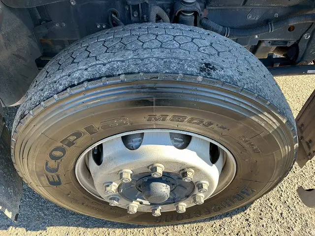 いすゞ ギガ QKG-CYZ77AM(6x4)の写真46