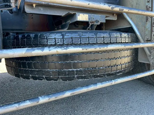 いすゞ ギガ QKG-CYZ77AM(6x4)の写真48