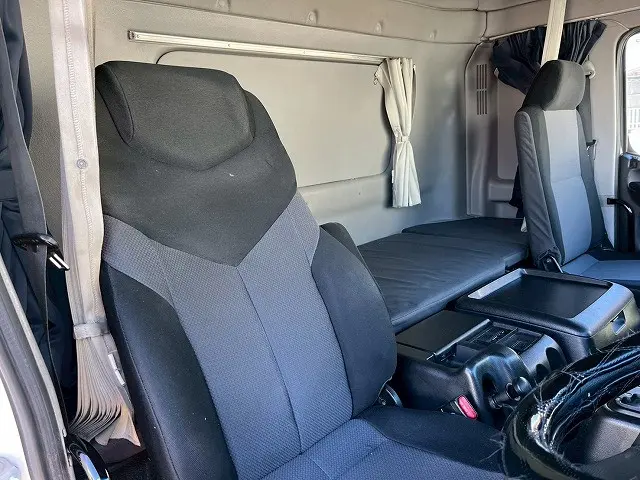 日野 プロフィア LKG-FW1EXBG(8x4)の写真19