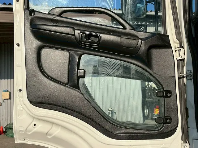 日野 プロフィア LKG-FW1EXBG(8x4)の写真21