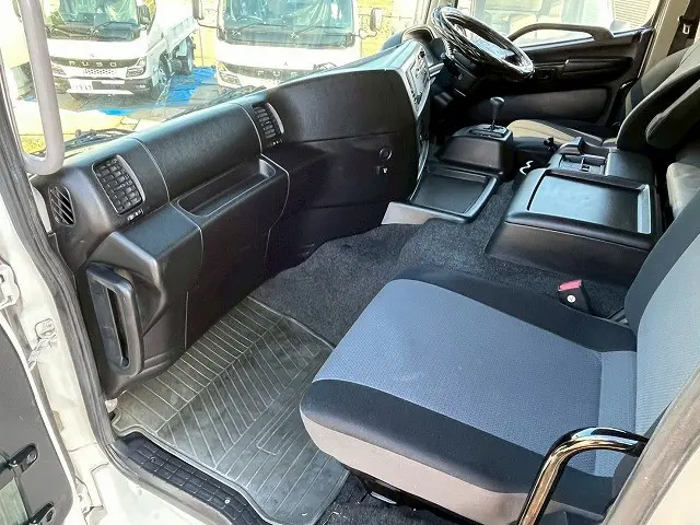 日野 プロフィア LKG-FW1EXBG(8x4)の写真22