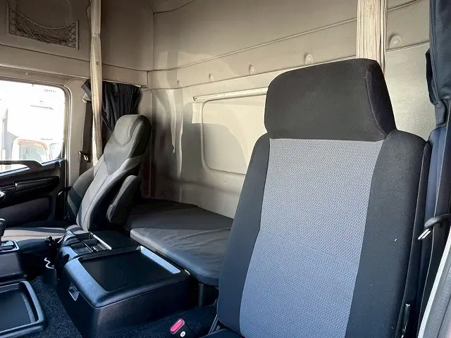 日野 プロフィア LKG-FW1EXBG(8x4)の写真23