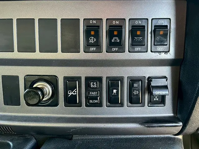 日野 プロフィア LKG-FW1EXBG(8x4)の写真28