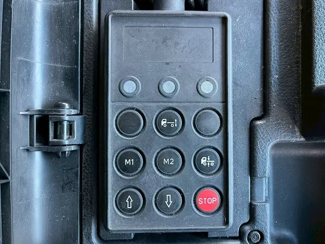 日野 プロフィア LKG-FW1EXBG(8x4)の写真33