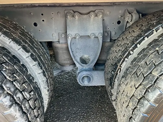 日野 プロフィア LKG-FW1EXBG(8x4)の写真43