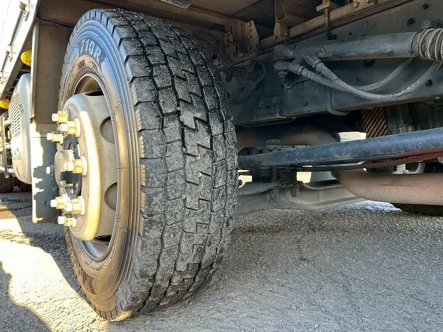 日野 プロフィア LKG-FW1EXBG(8x4)の写真44