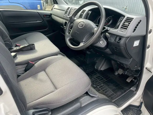 トヨタ ハイエースレジアス CBF-TRH200V(未入力/関係無)の写真22