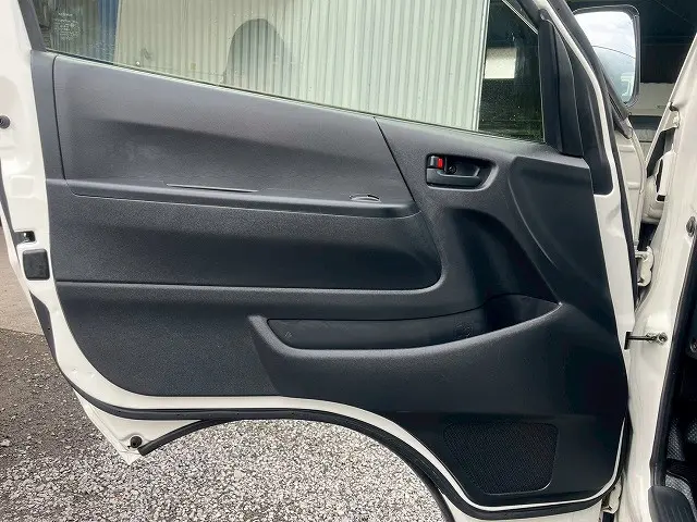 トヨタ ハイエースレジアス CBF-TRH200V(未入力/関係無)の写真25