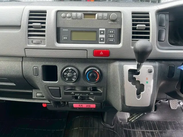 トヨタ ハイエースレジアス CBF-TRH200V(未入力/関係無)の写真31