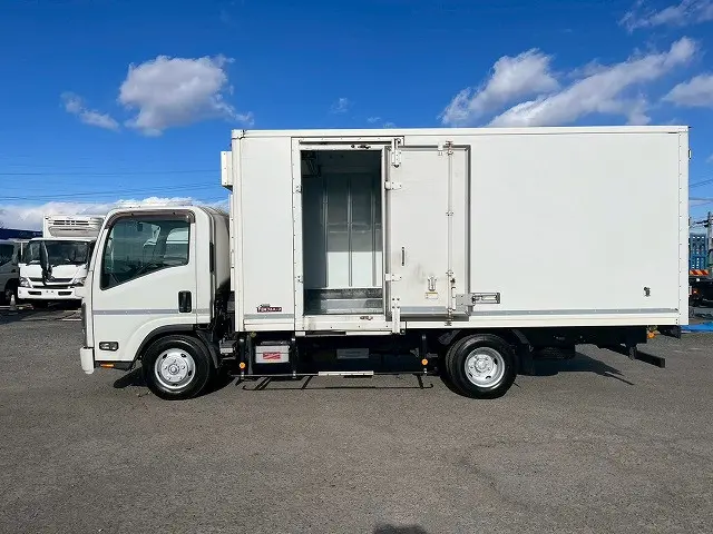 2室式!可動式仕切り板!6速MT!R2-エルフ・冷蔵冷凍車|いすゞ エルフ 2RG-NPR88AN(未入力/関係無)の写真9