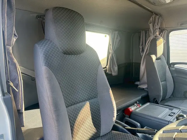 いすゞ フォワード 2RG-FRR90T2(未入力/関係無)の写真17