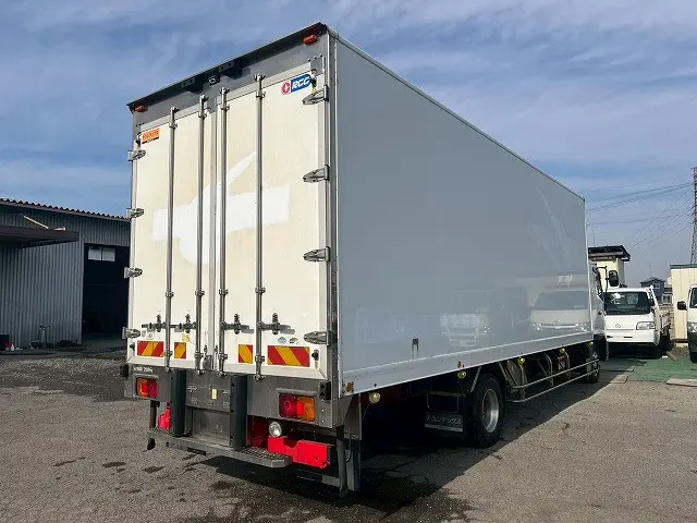 フルキャブ/ベッド付き！6速MT車！H26-レンジャー・冷蔵冷凍車|日野 レンジャー TKG-FD7JPAA(未入力/関係無)の写真6