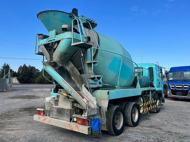 KYB製8.9立米！6速マニュアル車！H26-増トンフォワード・コンクリートミキサー車|いすゞ フォワード QDG-FVZ34U2(6x4)の写真6