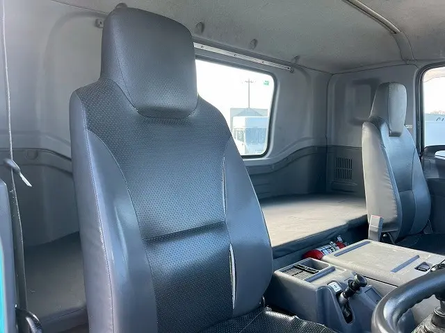 いすゞ フォワード QDG-FVZ34U2(6x4)の写真20