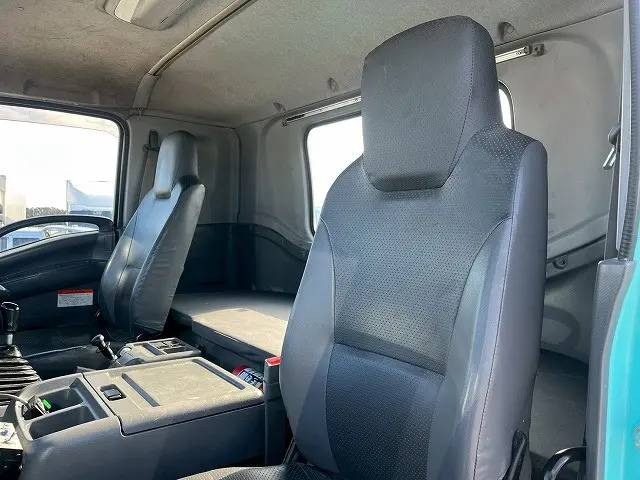 いすゞ フォワード QDG-FVZ34U2(6x4)の写真24