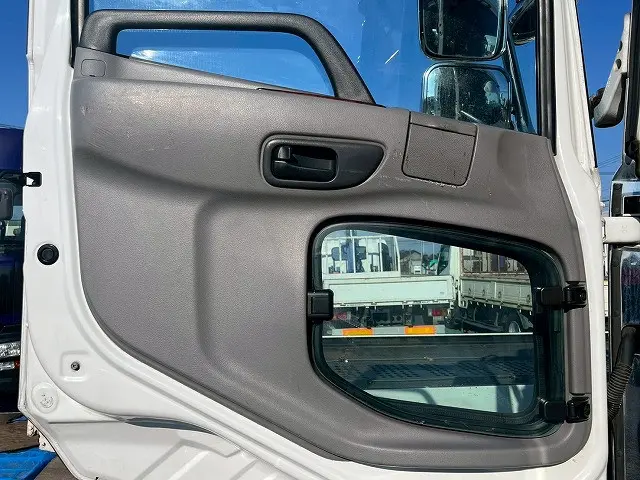 ＵＤ クオン QKG-GK5XAB(未入力/関係無)の写真15