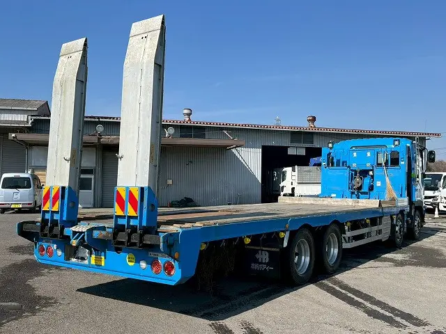 12.9トン積載!4軸低床2デフ!板サス!H29-ギガ・セルフローダー|いすゞ ギガ QKG-CYH77B(8x4)の写真6