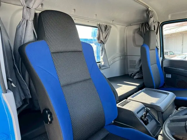 いすゞ ギガ QKG-CYH77B(8x4)の写真22