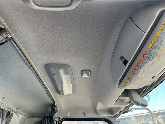 いすゞ ギガ QKG-CYH77B(8x4)の写真23