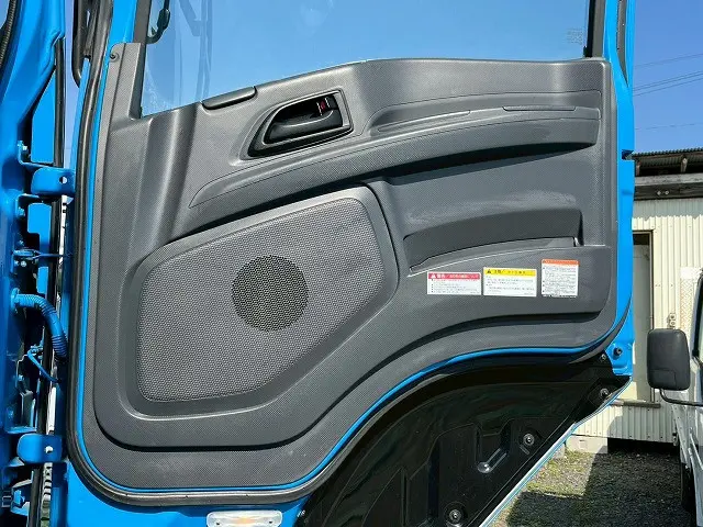 いすゞ ギガ QKG-CYH77B(8x4)の写真24