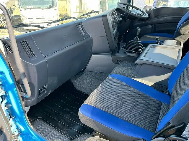 いすゞ ギガ QKG-CYH77B(8x4)の写真25