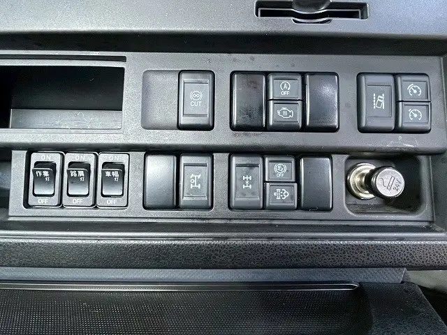 いすゞ ギガ QKG-CYH77B(8x4)の写真31