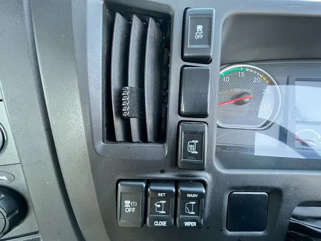 いすゞ ギガ QKG-CYH77B(8x4)の写真32