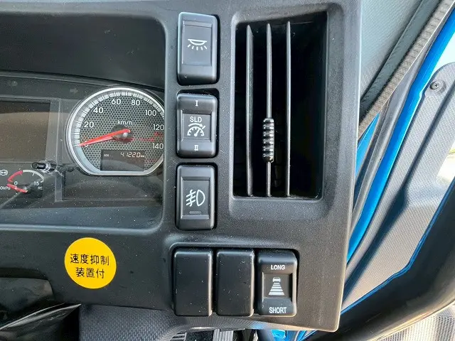 いすゞ ギガ QKG-CYH77B(8x4)の写真33