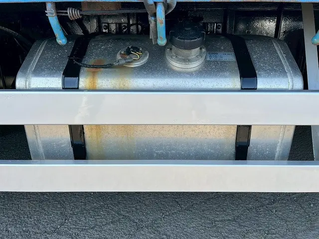 いすゞ ギガ QKG-CYH77B(8x4)の写真37