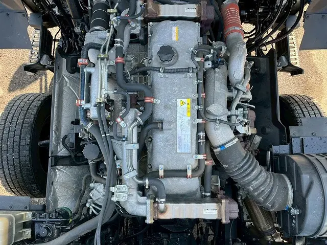 いすゞ ギガ QKG-CYH77B(8x4)の写真39