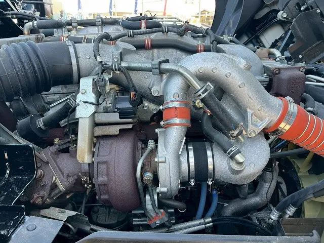 いすゞ ギガ QKG-CYH77B(8x4)の写真40