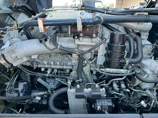 いすゞ ギガ QKG-CYH77B(8x4)の写真41